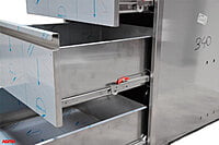 N031 - Modulo cassettiera 3 cassetti, dim. 600x660x760mm N031 - Modulo cassettiera 3 cassetti, dim. 600x660x760mm