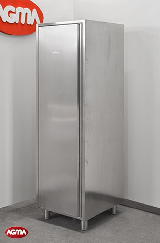 217 - Armadio acciaio inox, 3 ripiani forati 600x700x2000mm porta battente